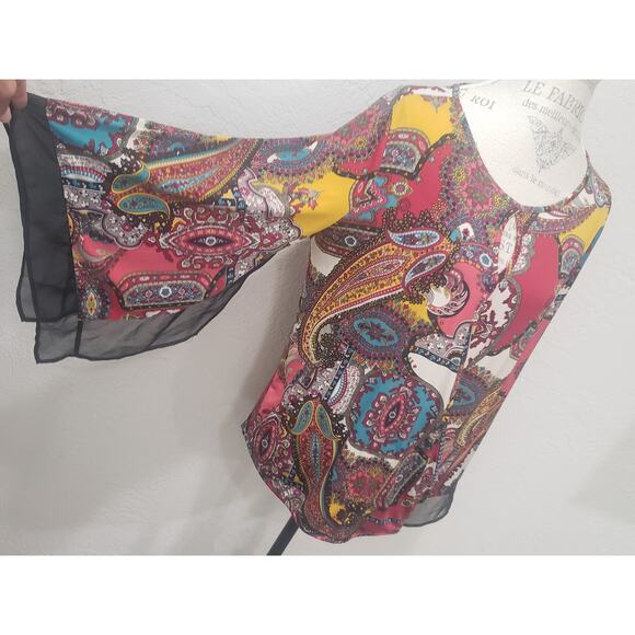 Jennie & Marlis Paisley Geometric Open Underneath Bell 3/4 Sleeve Blouse Top - Picture 4 of 10